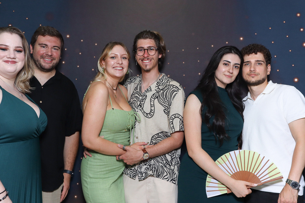 ZD260628112736-129 | Fotoshop von zweidimensional Fotografie. Ihr Fotograf im Aargau. Abzüge von Ihrem Fotobox Event bestellen.Abzüge von Ihrem Hochzeit bestellen.Abzüge von Ihrem Schulfotograf bestellen.
