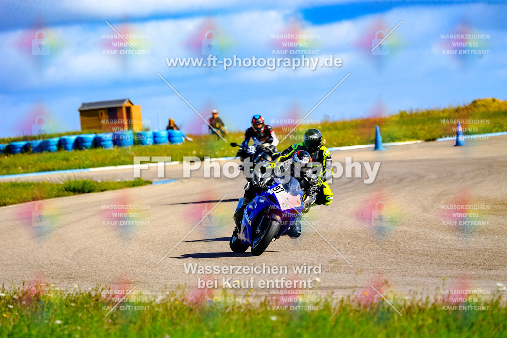 097-5165 | Hier findet Ihr Bilder von Touristenfahrten auf der Nürburgring Nordschleife oder von anderen Veranstaltungen die ich besucht habe. Viel Spass beim Durch Schauen 