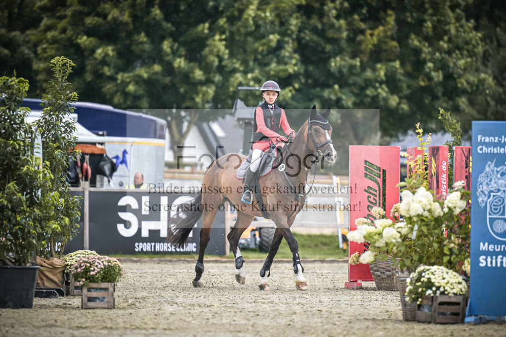 DOS_0209 | Entdecke hochwertige Reitturnierfotos von Foto Oger. Professionell, emotional und authentisch – jetzt Lieblingsmomente im Shop bestellen.Deutschlandweite Turnierfotografie. - Realisiert mit Pictrs.com