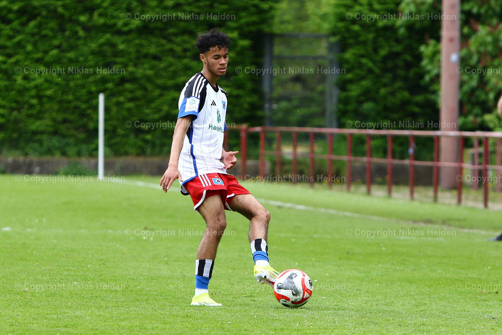NH_HamburgerSVU19_FCHansaRostockU19_U19Bundesliga_28042024 | #3 Jamal Kwabena Nabe (Hamburger SV U19)

Fußball I Junioren I A-Junioren Bundesliga Nord/Nordost I Saison 2023-2024 I 24. Spieltag I Hamburger SV U19 - FC Hansa Rostock U19 I 28.04.2024 I Sportpark Eimsbüttel - Realisiert mit Pictrs.com