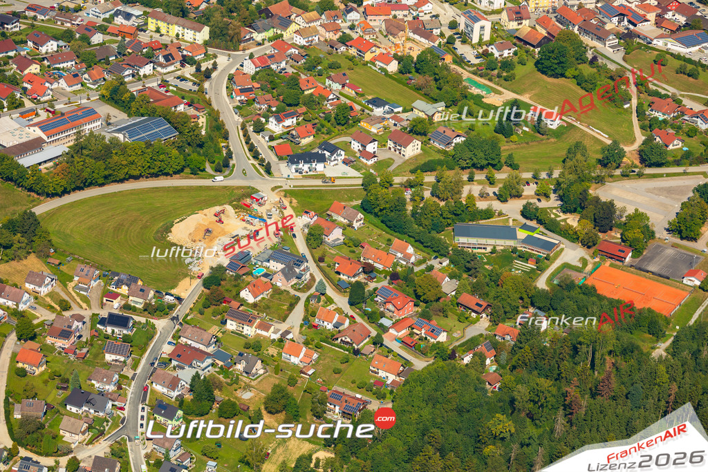Luftaufnahme von Hutthurm Vs Google Maps- Die Luftaufnahme wurde 2025 vom UL-Flugzeug heraus erstellt ( keine Drohne ) - Hochauflösende Luftaufnahme - für professionelle Ausdrucke geeignet. Die Geschenkidee !Mit Lizenz und Bildrechte bestellbar