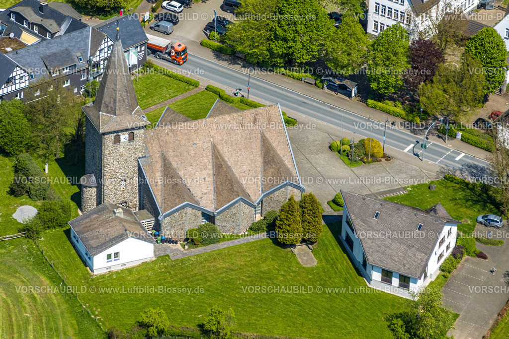 Eslohe240504886 | Luftbild, kath. Kirche St. Cäcilia, Wenholthausen, Eslohe, Sauerland, Nordrhein-Westfalen, Deutschland