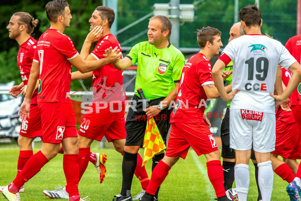 TSV Grafenstein - SK Maria Saal | TSV Grafenstein - SK Maria Saal am 02.08.2022 in Grafenstein
(Sportplatz), AUSTRIA, (Photo by Ernst Krawagner sport-fan.at), Matthias Vauce (TSV Grafenstein #17) Assistant Referee Karl Heinz Duller Manuel Reichel (TSV Grafenstein #20) Marco Müller (SK Maria Saal #19) - Realisiert mit Pictrs.com