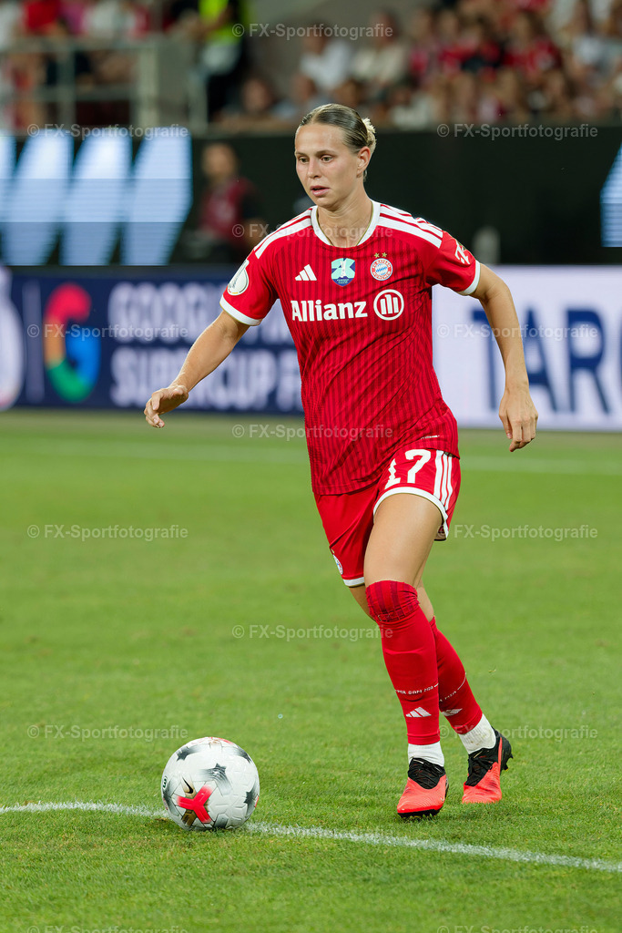 Supercup-Frauen-Bayern-Muenchen-vs-VfL-Wolfsburg 099 | Sportfotos und Eventgalerien von FX-Sportfotografie. Bilder von Fußball, Vereinsveranstaltungen und Events direkt ansehen und als Download bestellen. - Realisiert mit Pictrs.com