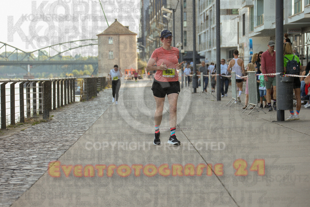 250920_1456_EX1_8311 | Sportfotografie im Rhein-Sieg Kreis, Köln, Bonn, NRW, Rheinland Pfalz, Hessen, etc. Unser Tätigkeitsfeld umfasst den Laufsport vom Volkslauf über den Marathon, Duathlon, Triathon bis zum Ultralauf wie Kölnpfad Ultra oder Schindertrail.