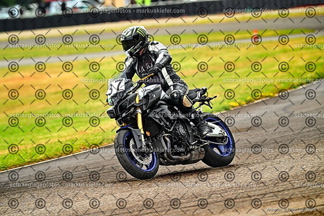 25bt02-0064 | markuskiefer.com - Realisiert mit Pictrs.com