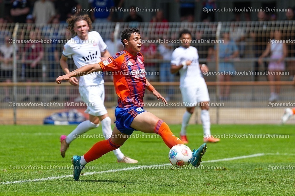 xYDR20072501072 | 20.07.2025, xydrx, Fußball, Rot Weiss Ahlen - FC Schalke 04, Testspiel, Wersestadion: Ayman Emran Gulasi (FC Schalke 04 #34)