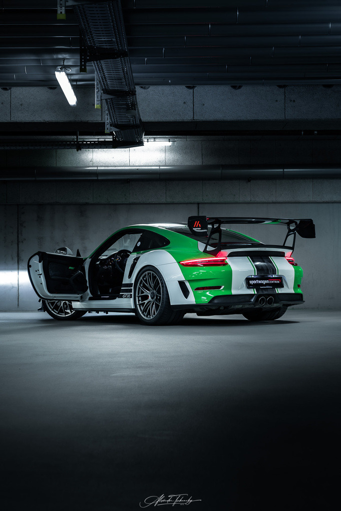 R6AT0240 _Alexander Tschuncky | Entdecken Sie die faszinierende Welt von Alexander Tschuncky Arts: Kreative Fotografie, atemberaubende Automobilkunst und hochwertiger Bilderdruck. Lassen Sie sich inspirieren! - Realisiert mit Pictrs.com