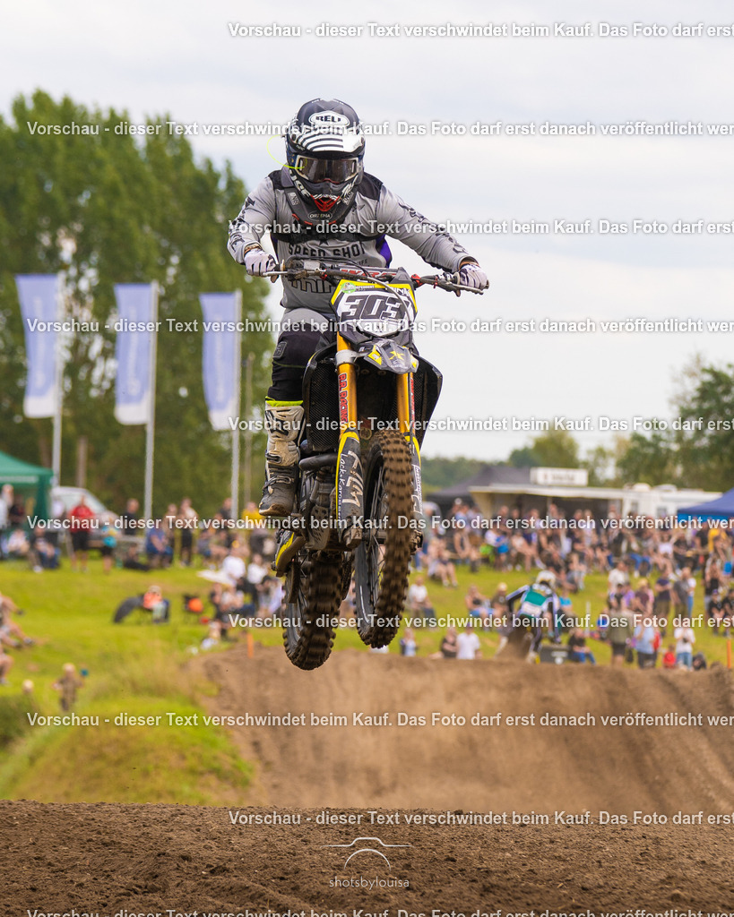 09_21_LM_Schenkenhorst-2232 | Sportfotografin aus Berlin-Brandenburg mit Fokus auf Motocross. Ich halte deine sportliche Leistung und echte Emotionen auf und neben der Strecke professionell fest. Entdecke die Fotos von deinem Rennen und bestelle sie direkt hier im Shop.