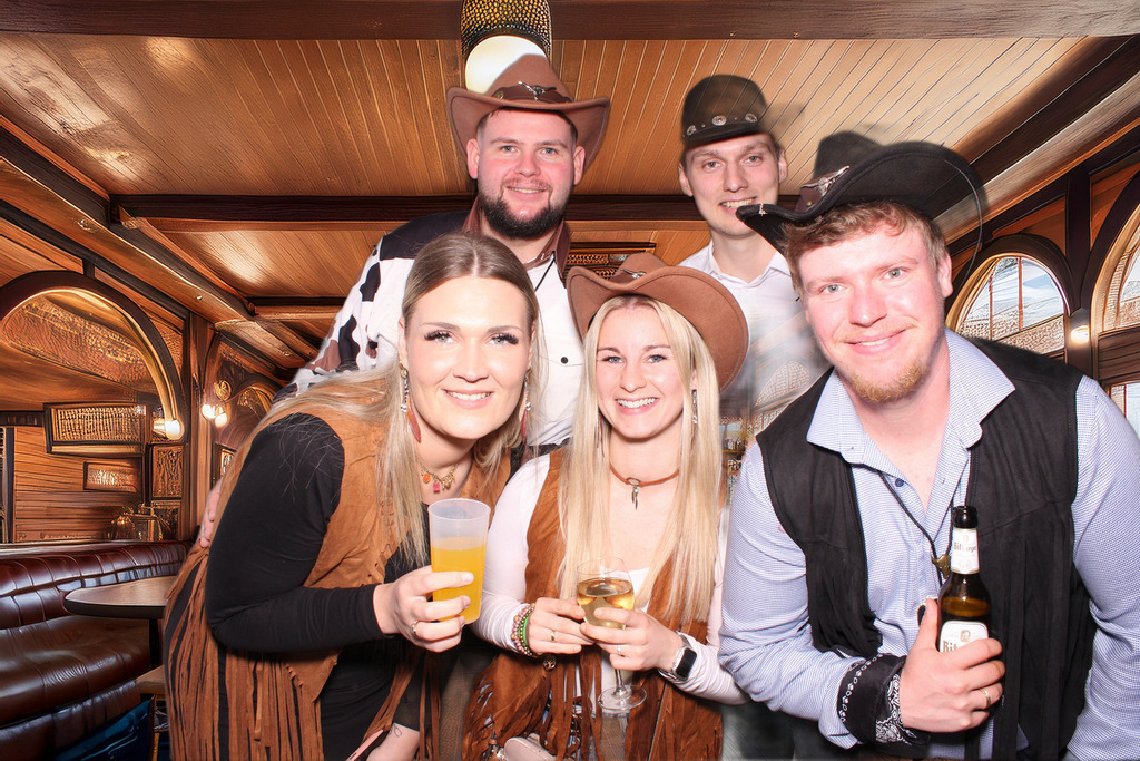 top-top.de-251025-0031 | Foto, Video, Fotografie, Videografie, Fotobox, DJ, Discjockey, Musik, Musikbox, Veranstaltung, Photobooth, Amazon, Ebay, Buchtipp, Bestseller, Autor, Verlag, Buch, Wesel, Hamminkeln, NRW, Dinslaken, Rees, Drohne, Hochzeit, Party, Fotobox, Wesel, Fotograf