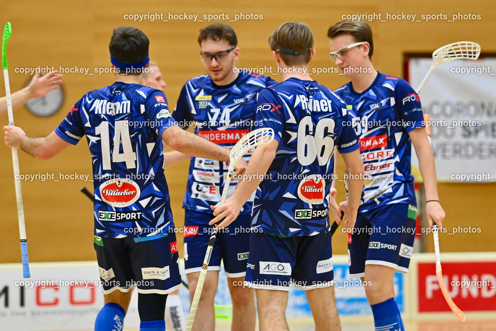 VSV Unihockey vs. IC Graz 17.12.2022 | Jubel VSV Unihockey Mannschaft, #14 Michael Klemm, #74 Luca Wurmitzer, #66 Jakob Rainer, #59 Nino Forelli