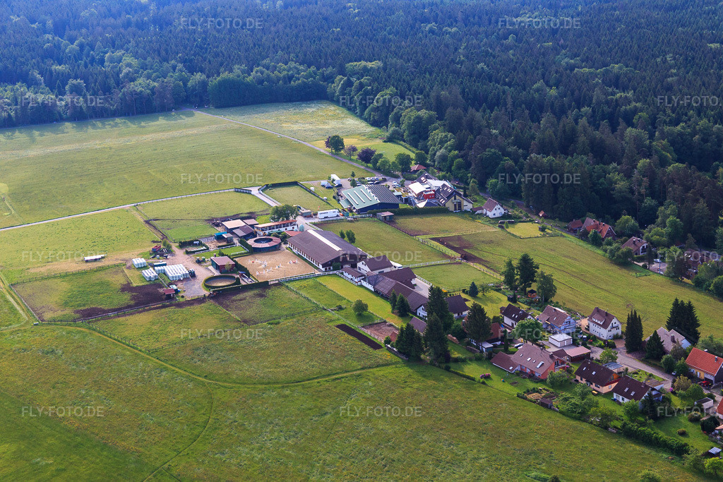 Luftbild: Gestüt Dobel in Dobel im Bundesland Baden-Württemberg in Deutschland. – Foto: IMG_079765.jpg vom 31.05.2015 durch Werner Riehm/FLY-FOTO.de – Auflösung des Originals: 5472 x 3648 px – Gestüt Dobel - Heimatgestüt von Olympiasiegern & Weltmeistern