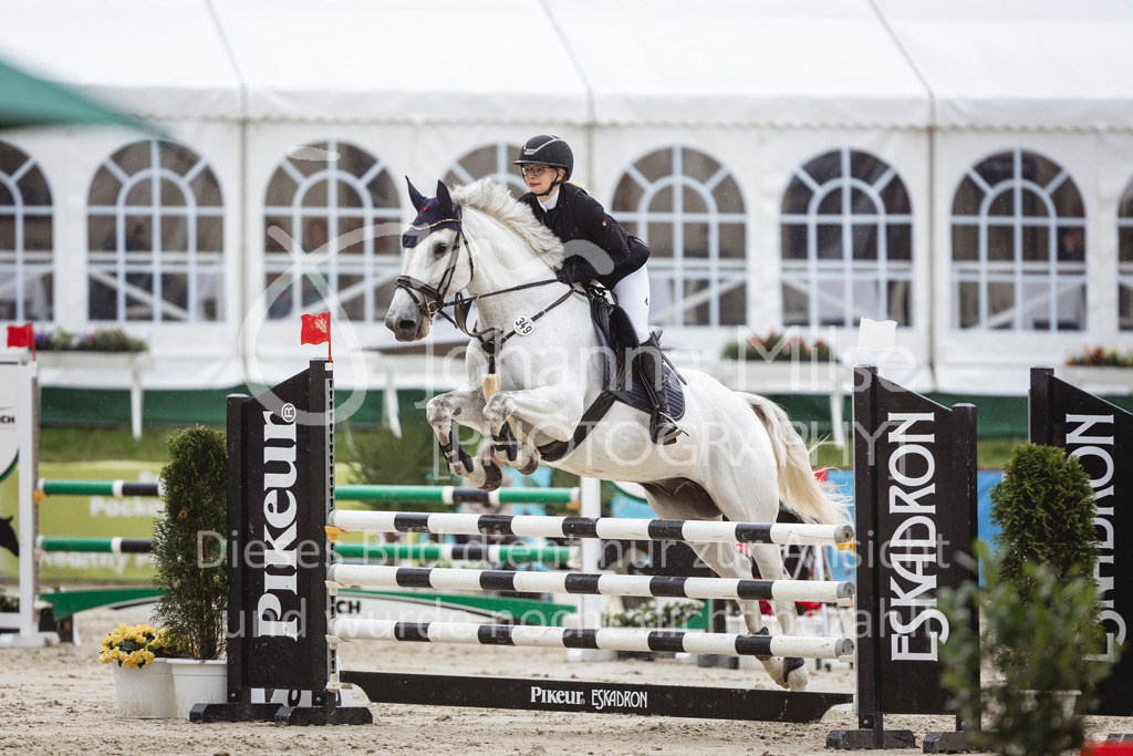 240712_BHO_A2-Springen-2-238 | Deine schönsten Turniermomente als professionelle Fotos! Entdecke hochwertige Pferdesport-Fotografie im Online-Shop. Jetzt Fotos finden & bestellen!