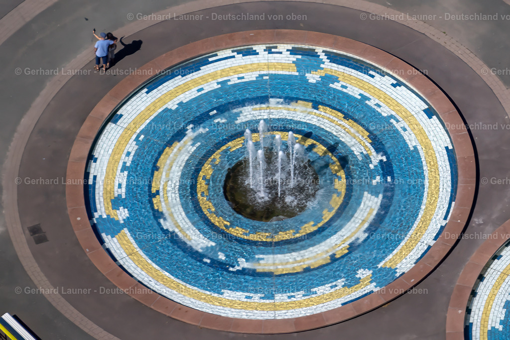 4045867 | ERFURT 14.06.2021 Wasserspiele- Brunnen im Ortsteil Hochheim in Erfurt im Bundesland Thüringen, Deutschland. Weiterführende Informationen bei: Bundesgartenschau Erfurt 2021 gemeinnützige GmbH. // Water - fountain in the district Hochheim in Erfurt in the state Thuringia, Germany. Further information at: Bundesgartenschau Erfurt 2021 gemeinnuetzige GmbH. Foto: Gerhard Launer