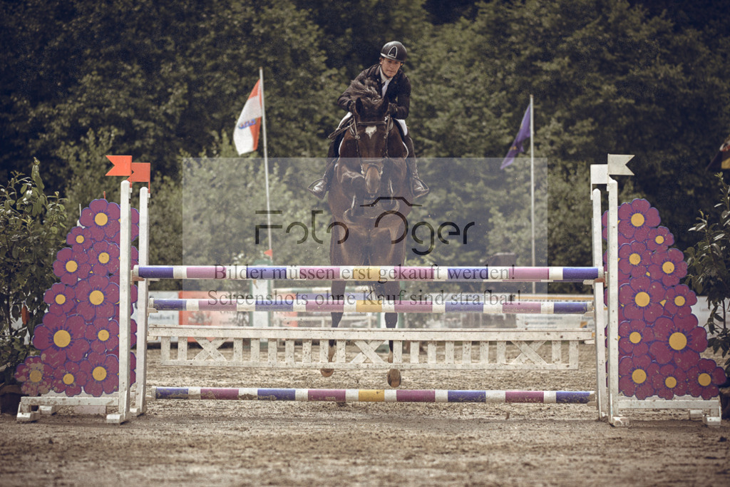 20240530-DOS_2391 | Entdecke hochwertige Reitturnierfotos von Foto Oger. Professionell, emotional und authentisch – jetzt Lieblingsmomente im Shop bestellen.Deutschlandweite Turnierfotografie. - Realisiert mit Pictrs.com