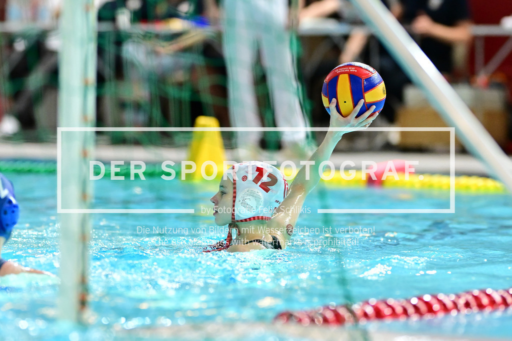 Wasserball I Frauen I Nordic League I ETV Hamburg - KVP Piestany I 56815 | Finnja Saß (12, ETV Hamburg) - Realisiert mit Pictrs.com