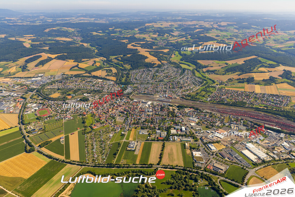 Luftbild der Stadt Bebra - Die Luftaufnahme wurde 2025 vom UL-Flugzeug heraus erstellt ( keine Drohne ) - Hochauflösende Luftaufnahme - für professionelle Ausdrucke geeignet. Die Geschenkidee !Hier alle&nbsp;Infos zur Lizenzierung der LuftaufnahmeWir fliegen auch dieses Jahr wieder in Ihre Region um Luftbilder zu erstellen.- Luftbild anfragen