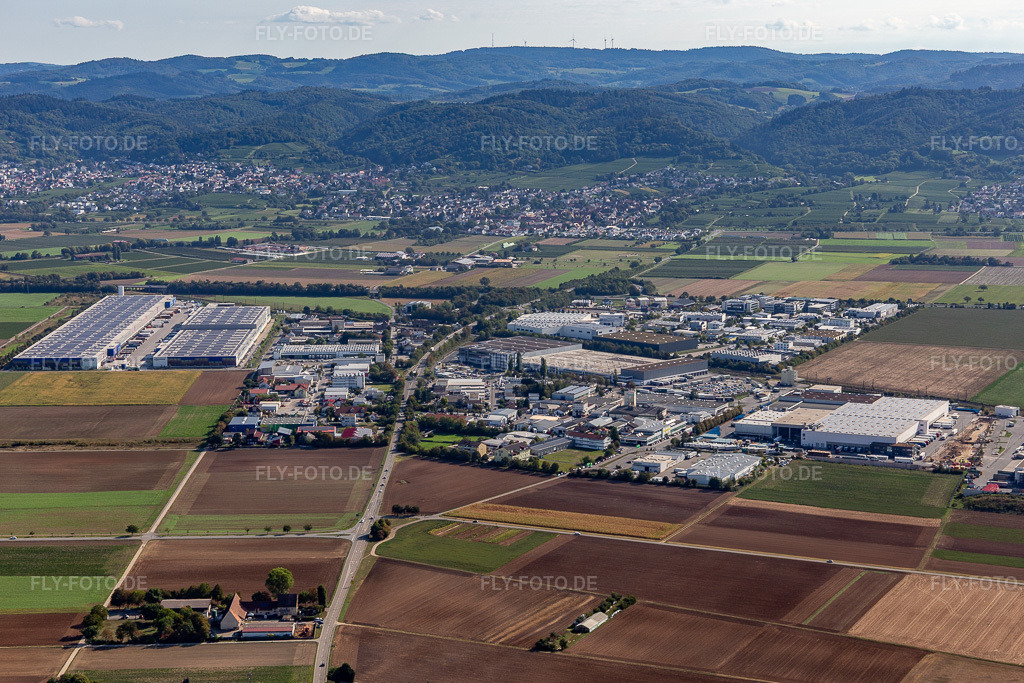 Luftbild: Gewerbegebiet und Firmenansiedlung an der A5 in Heddesheim im Bundesland Baden-Württemberg in Deutschland. Foto: IMG_122790.jpg vom 11.09.2020 durch Werner Riehm/FLY-FOTO.de