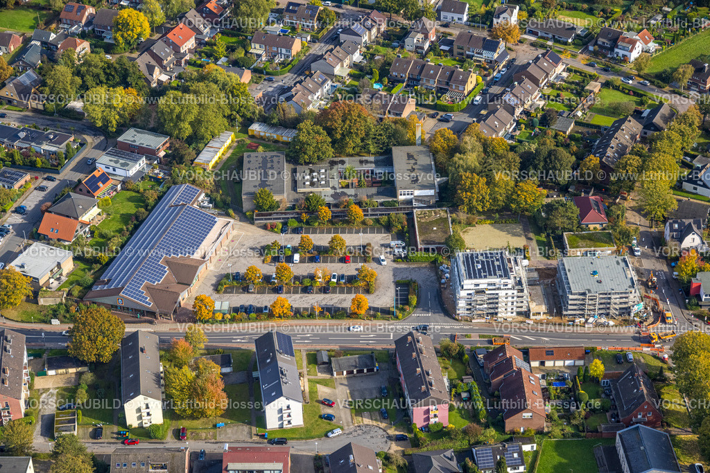 Neukirchen-Vluyn241013193 | Luftbild, Baustelle mit Wohnhäuser-Neubau an der Andreas-Bräm-Straße, Aldi Süd Supermarkt, CJD Christophorusschule Niederrhein â€“ Förderberufskolleg, Neukirchen, Neukirchen-Vluyn, Ruhrgebiet, Niederrhein, Nordrhein-Westfalen, Deutschland