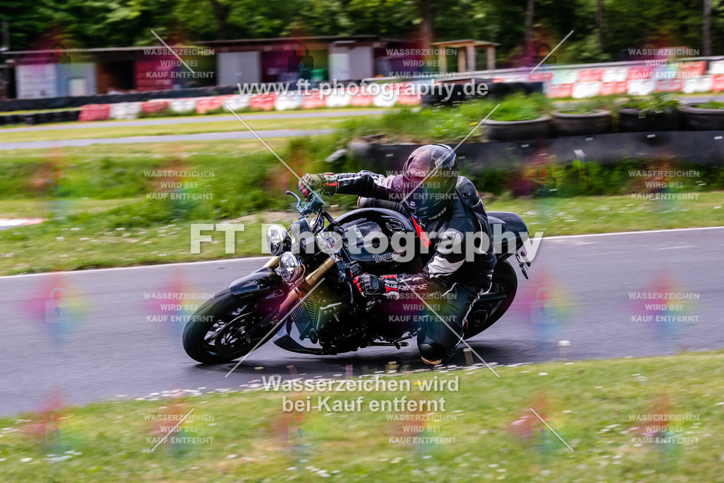 MotoTeamVBK-20712 | Hier findet Ihr Bilder von Touristenfahrten auf der Nürburgring Nordschleife oder von anderen Veranstaltungen die ich besucht habe. Viel Spass beim Durch Schauen 