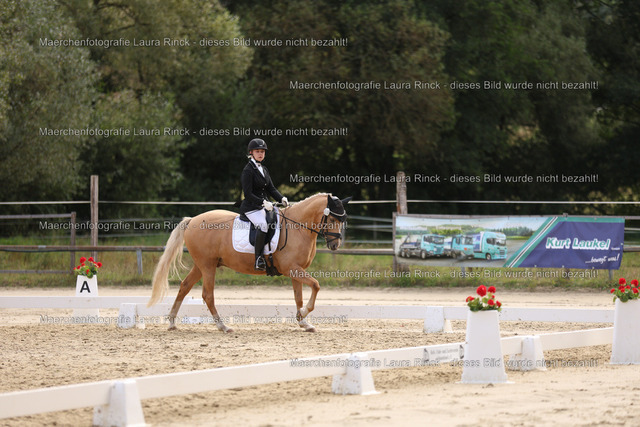 HG9A1367 | laurarinckfotografie - Realisiert mit Pictrs.com