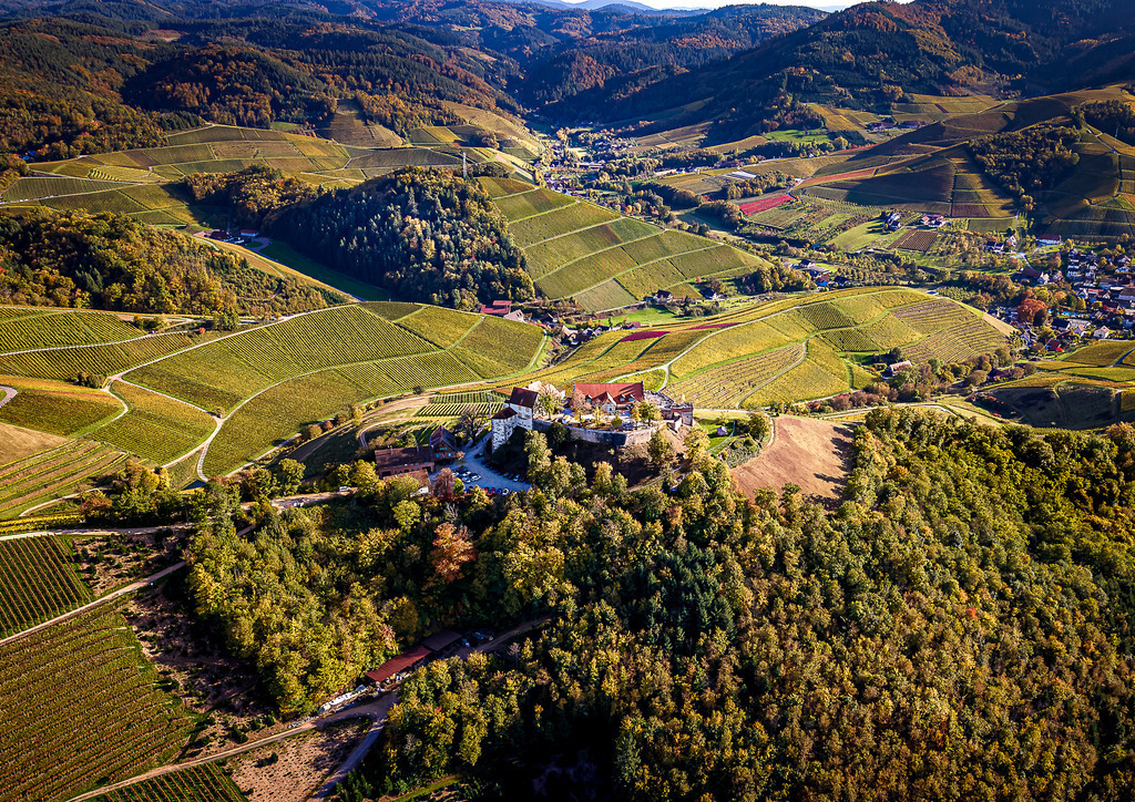 MPI_Sehenswürdigkeiten_0043 | Herbstimmung über dem Durbacher Tal mit Schloss Staufenberg - Realisiert mit Pictrs.com