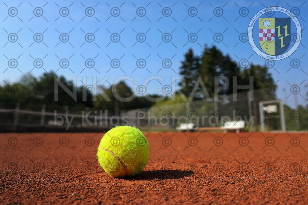 Tennisball | Nikograph by Killas.Photography - Ihr Photo-Designer aus Iserlohn. Bei mir erhalten Photographie und IT-Dienstleistungen zu fairen Konditionen. Bei Nikograph.eu finden Sie Wandbilder, Kalender, Photomagnete und viele weitere Photogeschenke.