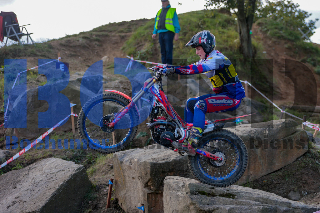 SES_DMTRIA20240929-33 | bond - Realisiert mit Pictrs.com