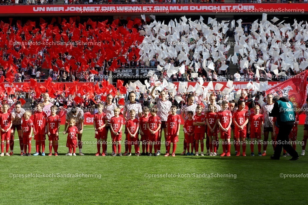 xSSC09032502061 | 09.03.2025, xsscx, Frauen Fußball, 1. FC Köln - FC Bayern München, 1. Fußball Bundesliga, 16. Spieltag, RheinEnergie-STADION, Saison 2024 2025: Mannschaft des 1. FC Köln vor dem Spiel DFB regulations prohibit any use of photographs as image sequences and or quasi-video. Nordrhein-Westfalen Deutschland