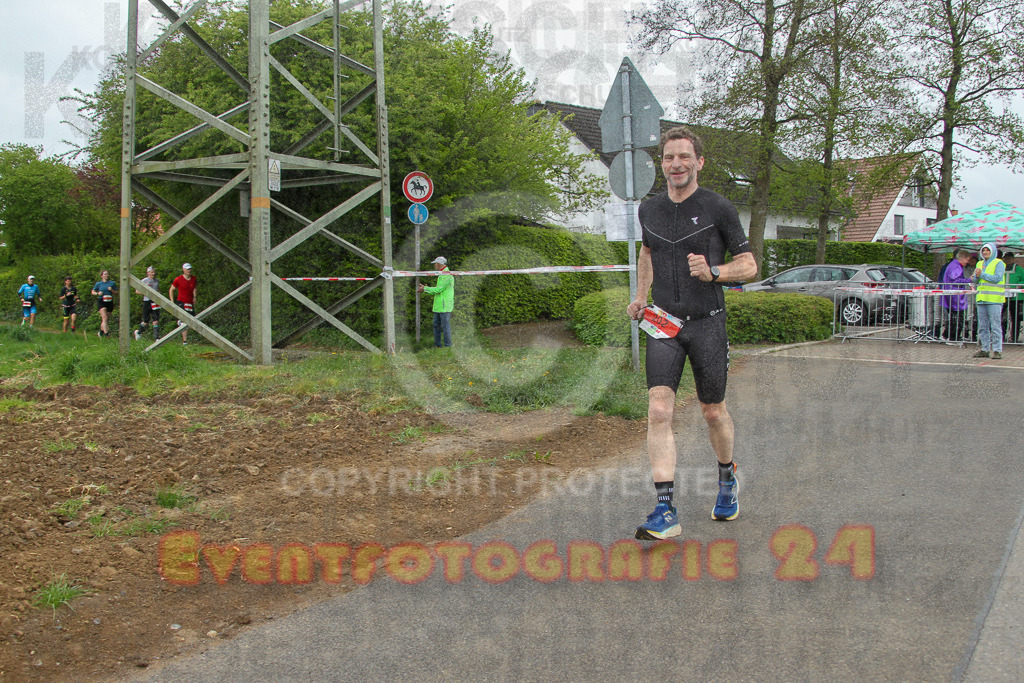 250413_1114_EV4_7497 | Sportfotografie im Rhein-Sieg Kreis, Köln, Bonn, NRW, Rheinland Pfalz, Hessen, etc. Unser Tätigkeitsfeld umfasst den Laufsport vom Volkslauf über den Marathon, Duathlon, Triathon bis zum Ultralauf wie Kölnpfad Ultra oder Schindertrail.