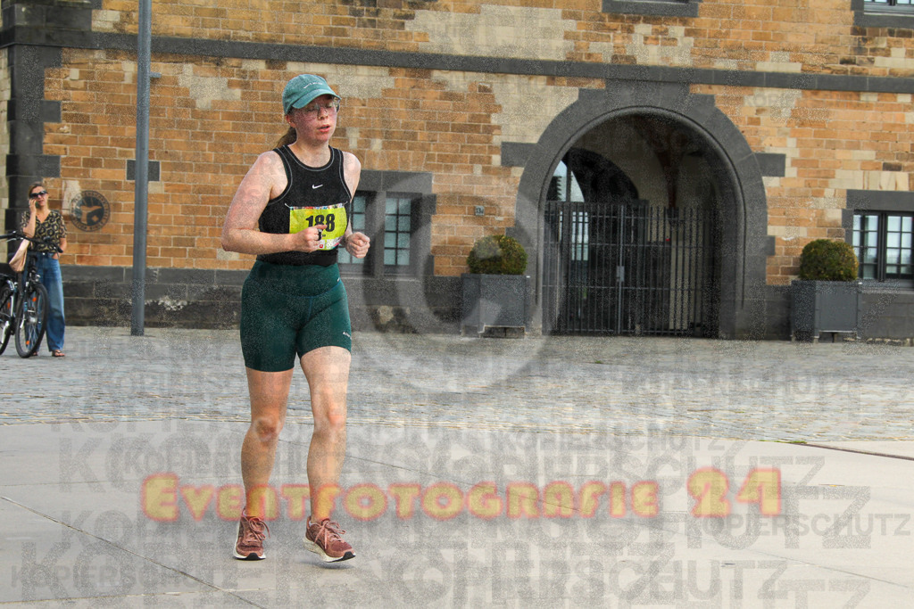 250920_1335_EV4_6186 | Sportfotografie im Rhein-Sieg Kreis, Köln, Bonn, NRW, Rheinland Pfalz, Hessen, etc. Unser Tätigkeitsfeld umfasst den Laufsport vom Volkslauf über den Marathon, Duathlon, Triathon bis zum Ultralauf wie Kölnpfad Ultra oder Schindertrail.