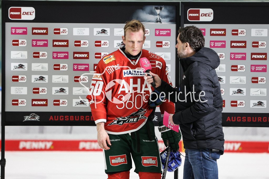 Augsburger Panther - Düsseldorfer EG | in der zweiten Pause steht Alexander OBLINGER (AEV #50) fuer Fragen von Alex KUNZ von MagentaSport zur Verfuegung / Interview /