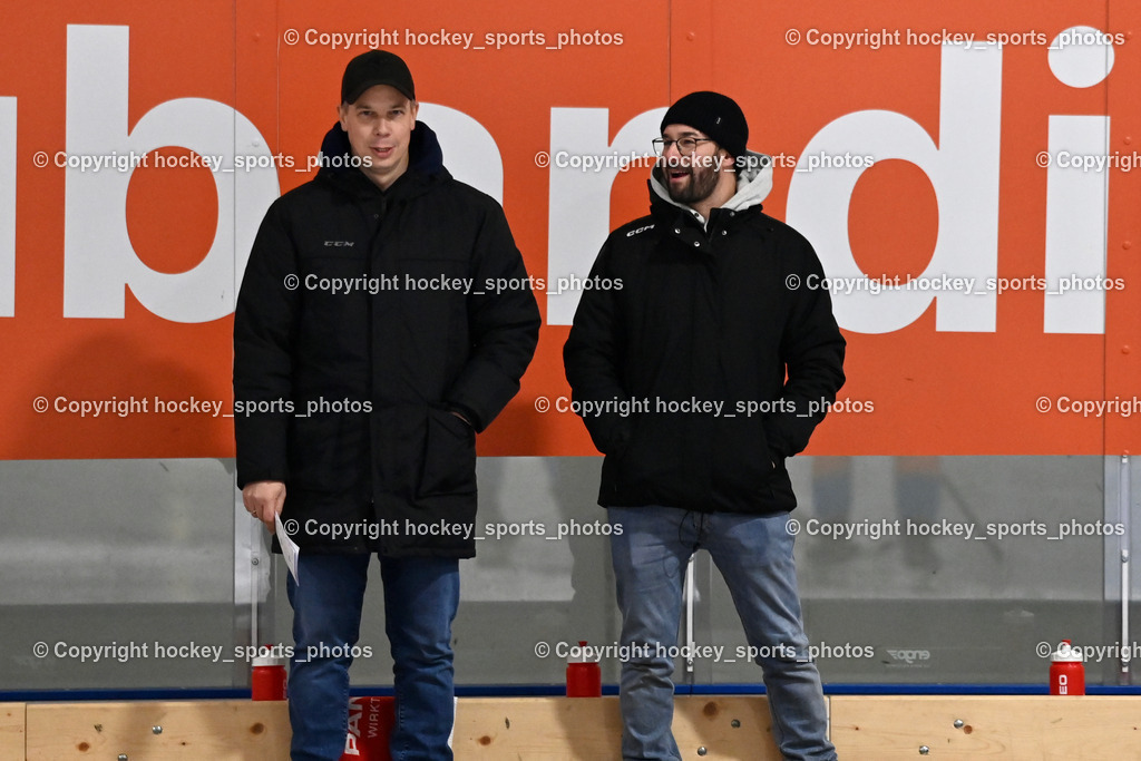 ESC SPARKASSE STEINDORF vs. EV ZELTWEG MURTAL LIONS | Headcoach ESC Steindorf Mayer Michael, Asisstentcoach ESC Steindorf Daniel Gasser, ESC SPARKASSE STEINDORF vs. EV ZELTWEG MURTAL LIONS, ESC SPARKASSE STEINDORF vs. EV ZELTWEG MURTAL LIONS am 27.12.2025 in Steindorf (Ossiachersee Halle), Austria, (Photo by Bernd Stefan)