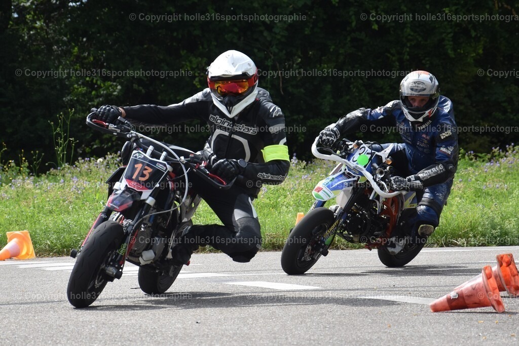 DSC_0624 | Sportfotografie , Motorsport, Motoross, Reitsport, Mointainbike, Enduro,
Landschaft , Outdoor, Eventfotografie, Landschaft, Bilder online bestellen - Realisiert mit Pictrs.com