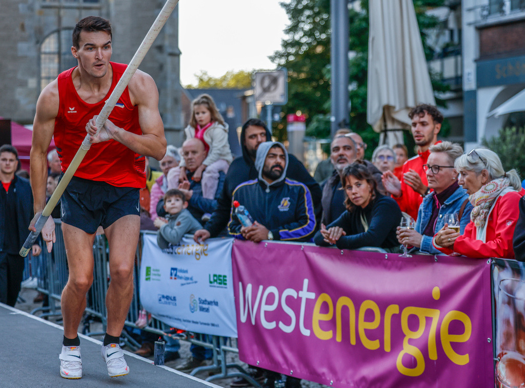 top-top.de 240913-169 | Foto, Video, Fotografie, Videografie, Fotobox, DJ, Discjockey, Musik, Musikbox, Veranstaltung, Photobooth, Amazon, Ebay, Buchtipp, Bestseller, Autor, Verlag, Buch, Wesel, Hamminkeln, NRW, Dinslaken, Rees, Drohne, Hochzeit, Party, Fotobox, Wesel, Fotograf