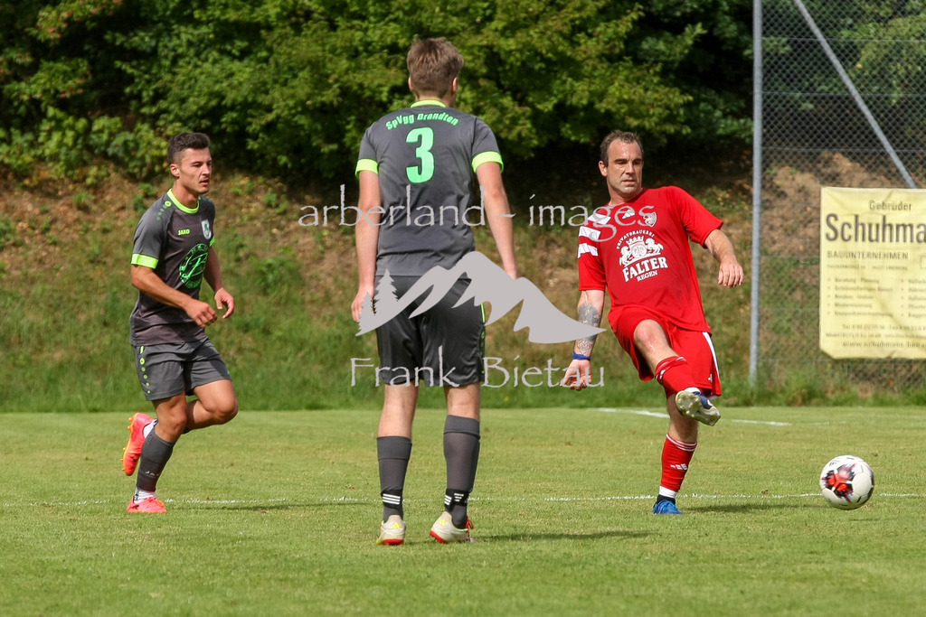993T1136 | Medien- Sport- Entertainmentfotos