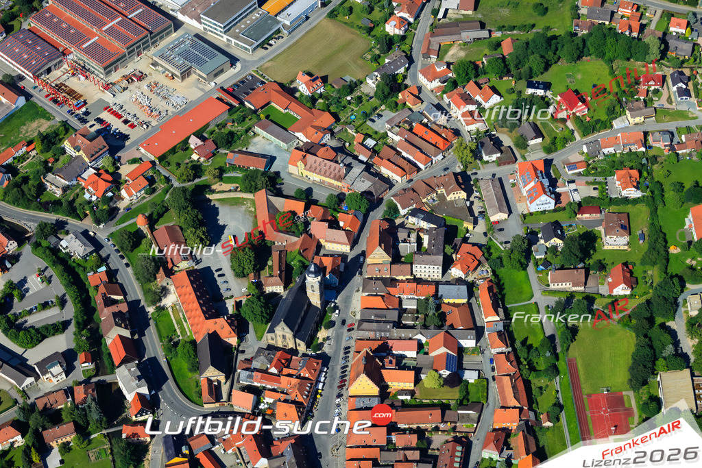 Die Luftaufnahme der Stadt Weismain wurde vom UL-Flugzeug heraus erstellt ( keine Drohne )- hohe Auflösung für beste Qualität