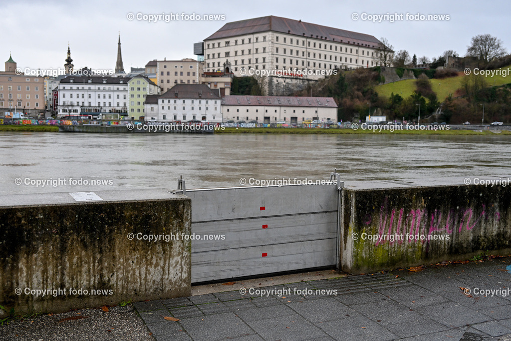 Linz_ Urfahr_ Hochwasserschutz_ 22.12.2023-7 | 22.12.2023, Linz, AUT, Urfahr, Hochwasser, im Bild Vorbereitung Hochwasserschutz Donaulaende Linz Urfahr, Donaustrand