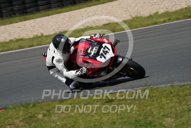 2024_07_08_PBK_55209 | Sportfotografie; SlowMotion; Video; Rennstrecke; Hafeneger; Speer; Racing; RSE; BMW; CBO; Trackday; Motorsportarena; Hockenheimring; Brno; Most; Barcelona; Valencia