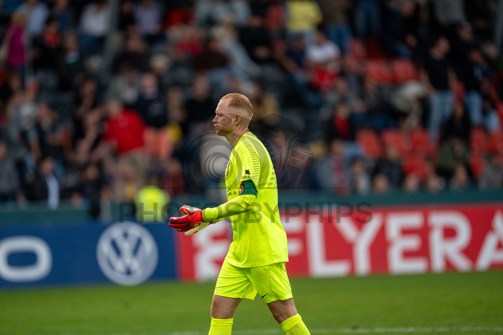 SG Sonnenhof Großaspach vs. Arminia Bielefeld, Fussball, DFB-Pokal, 1. Runde, 22.08.2026 | Maximilian Reule (SG Sonnenhof Großaspach, #01),SG Sonnenhof Großaspach vs. Arminia Bielefeld, Fussball, DFB-Pokal, 1. Runde, 22.08.2026,DFB regulations prohibit any use of photographs as image sequences and/or quasi-video