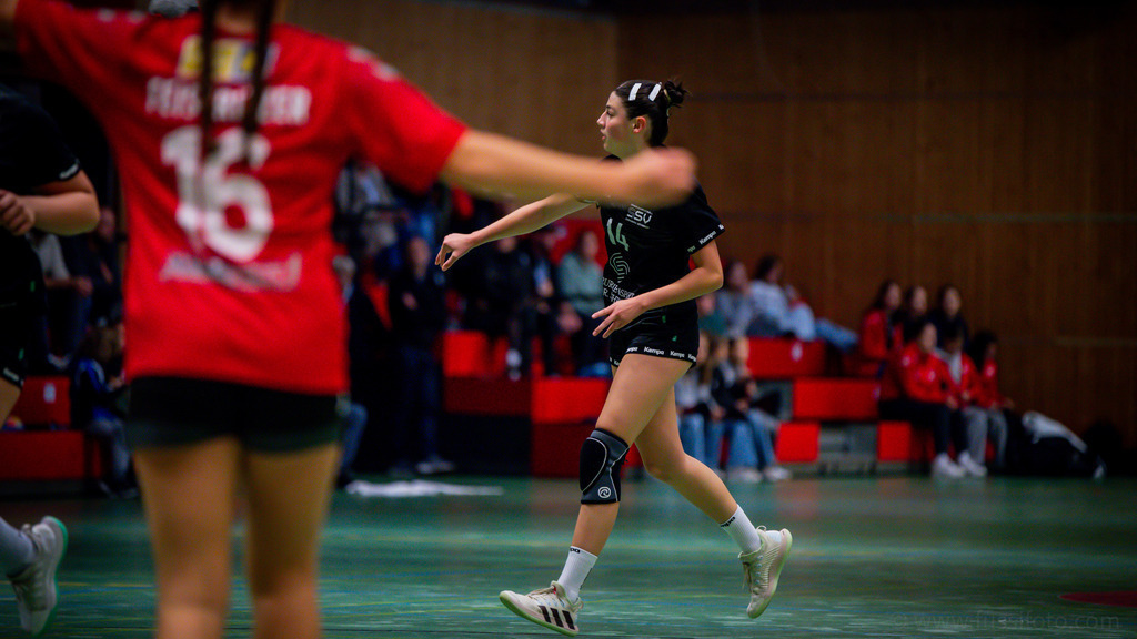 2024-09-28-ssv-st.pölten-U18-135 | "Fussifoto.com – Ihr Ansprechpartner für hochwertige Fotografie! Entdecken Sie kreative Bilder und professionelle Dienstleistungen. Kontaktieren Sie uns für Ihre Projekte!"