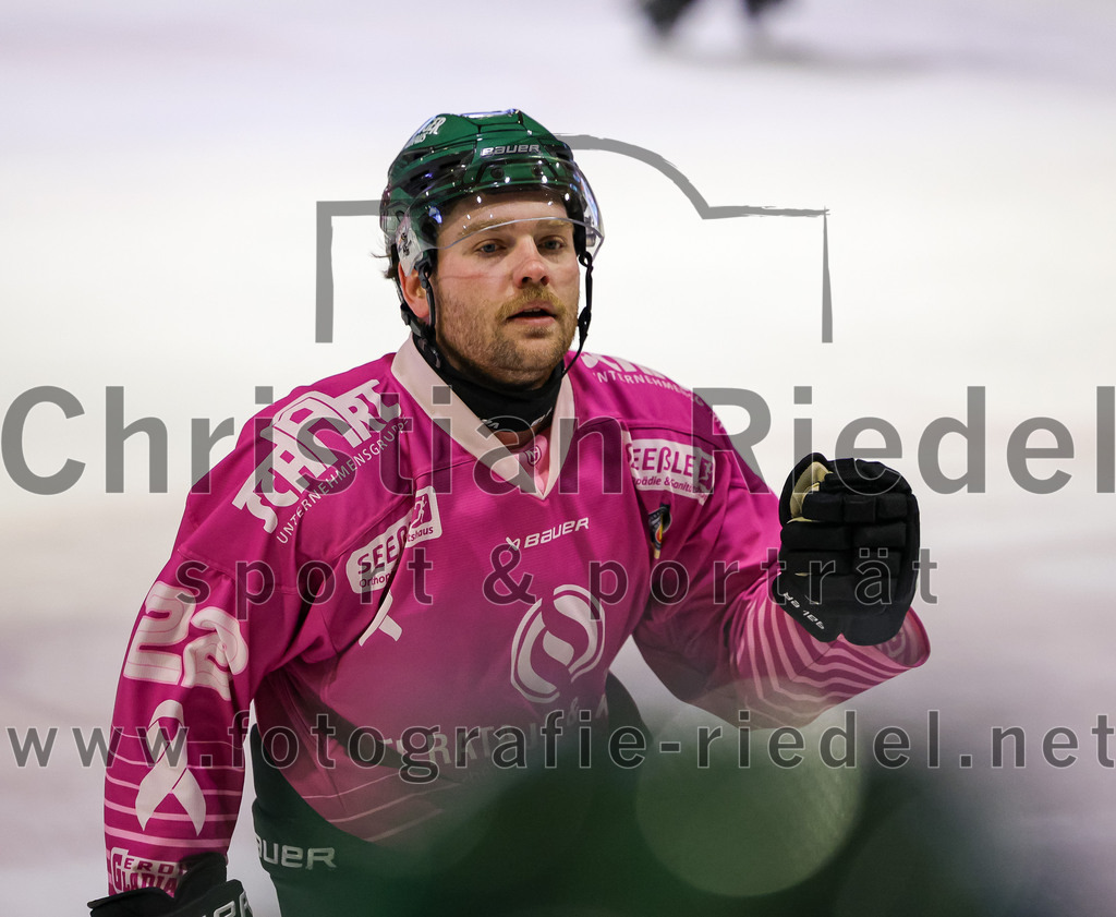2025-10-28_158_TSV_Erding_gegen_Toelzer_Loewen | Erding, Deutschland, 28.10.2025:Eishockey, Oberliga Süd 2025 / 2026, 13. Spieltag, TSV Erding gegen Tölzer Löwen, Endergebnis: 2:5Grady Hobbs (Erding Gladiators, #22)Foto: Christian Riedel / fotografie-riedel.net