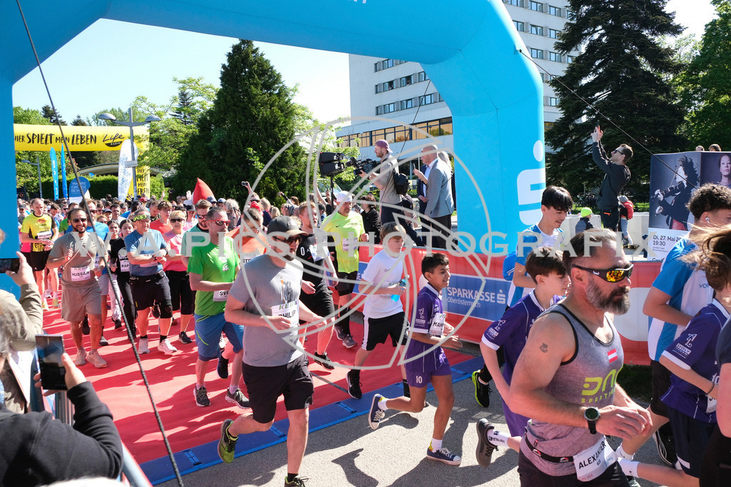 ..... | LINZ,AUSTRIA,27.April 25, Int. 3 Brückenlauf Linz  , Image shows: Photo: WAPICS / Michael Ring