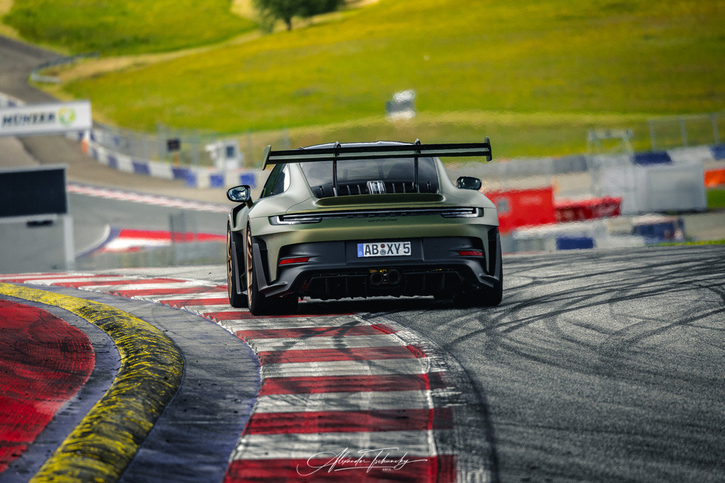 R6PZ2516 _Alexander Tschuncky | Entdecken Sie die faszinierende Welt von Alexander Tschuncky Arts: Kreative Fotografie, atemberaubende Automobilkunst und hochwertiger Bilderdruck. Lassen Sie sich inspirieren! - Realisiert mit Pictrs.com