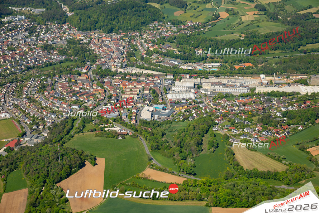 Luftaufnahme der Stadt Pegnitz - Die Luftaufnahme wurde 2025 vom UL-Flugzeug heraus erstellt ( keine Drohne ) - Hochauflösende Luftaufnahme - für professionelle Ausdrucke geeignet. Die Geschenkidee !Mit Lizenz und Bildrechte bestellbar