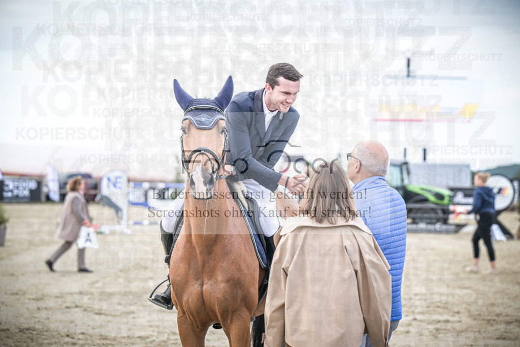 DOS_0104 | Entdecke hochwertige Reitturnierfotos von Foto Oger. Professionell, emotional und authentisch – jetzt Lieblingsmomente im Shop bestellen.Deutschlandweite Turnierfotografie. - Realisiert mit Pictrs.com
