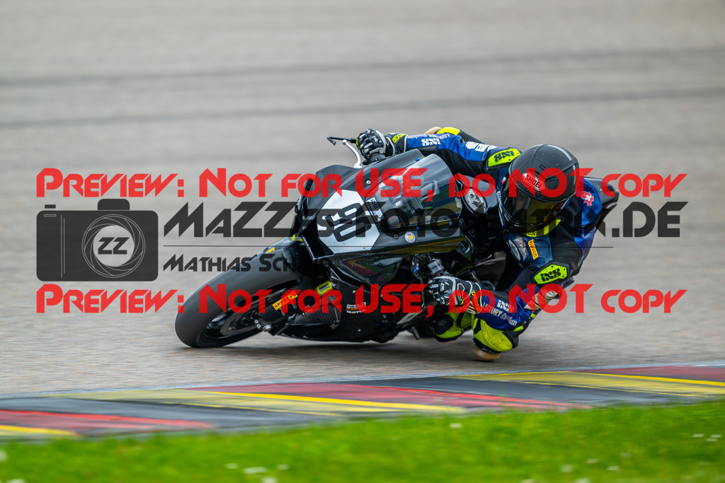 MaZZes_FotoMatrix_240504_6007705_3484 | STK1000
