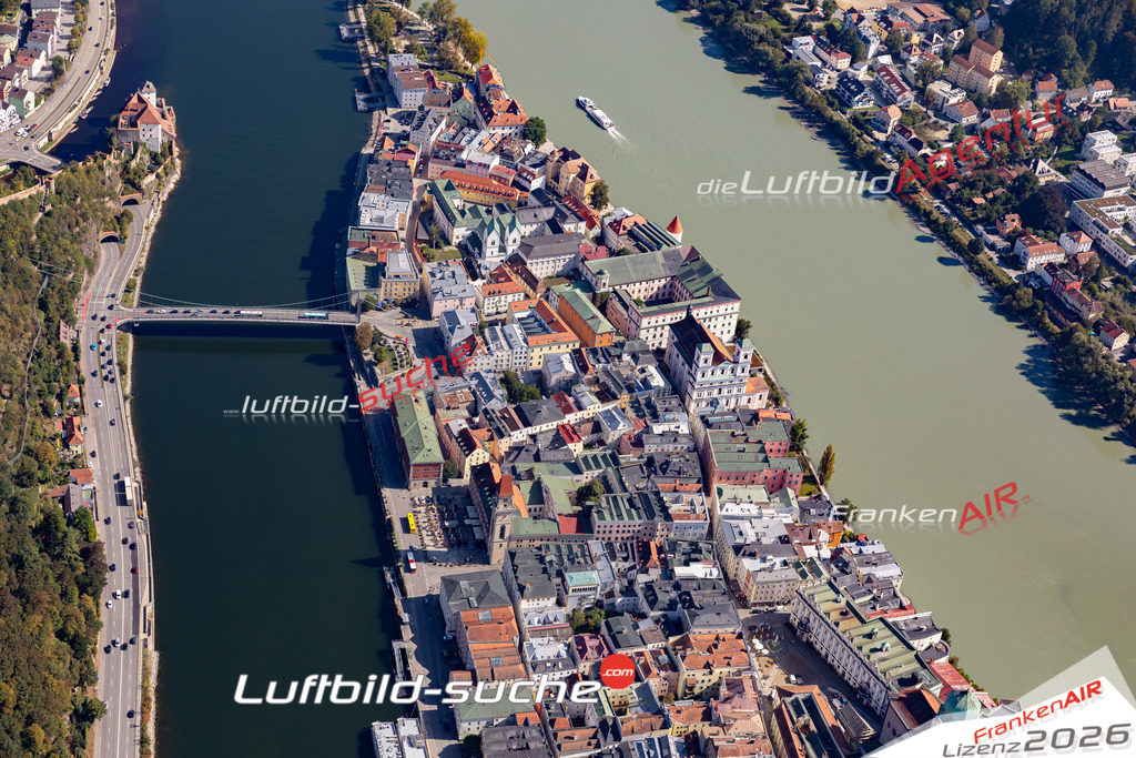 Das Luftbild der Stadt Passau wurde 2020 vom Flugzeug heraus erstellt (keine Drohne) Aufnahmehöhe ca.400 Meter- hohe Auflösung und Qualität garantiert!