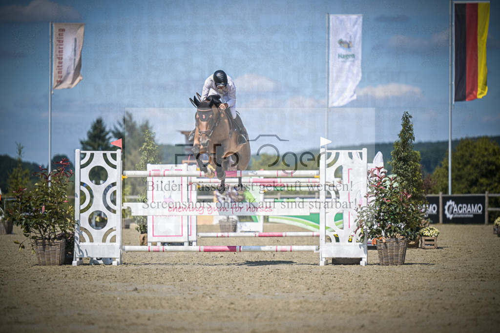 DOS_4307 | Entdecke hochwertige Reitturnierfotos von Foto Oger. Professionell, emotional und authentisch – jetzt Lieblingsmomente im Shop bestellen.Deutschlandweite Turnierfotografie. - Realisiert mit Pictrs.com