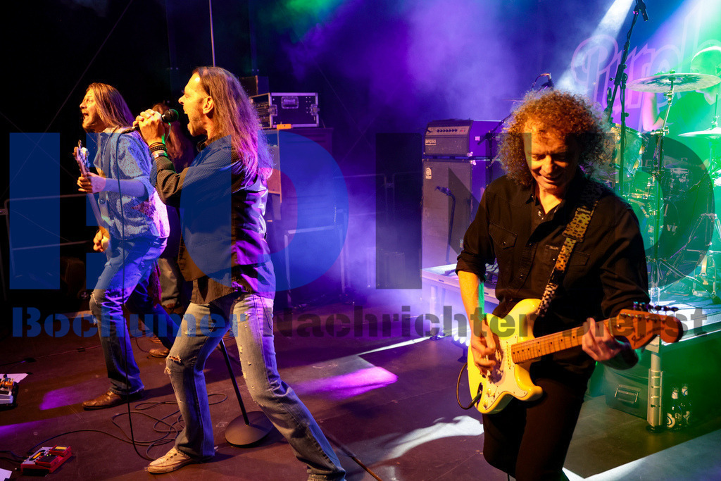 Purple Rising  {date} -  | {headline}(Foto: Sebastian Sendlak / BOND) - Realisiert mit Pictrs.com